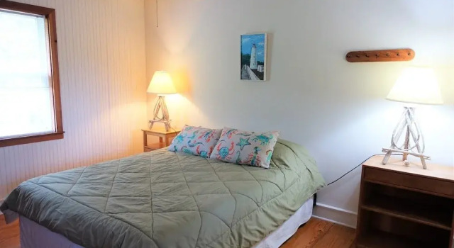 A Cat Named Vivian 3 Bedrooms 2 Bathrooms Home