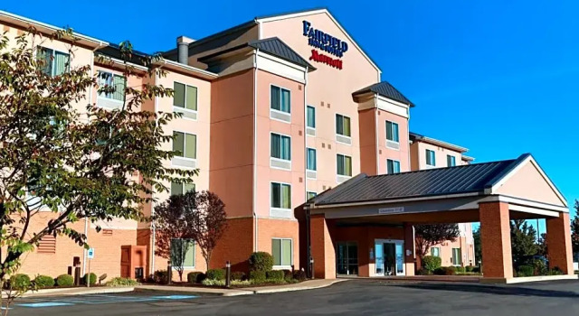 Четырёхместный номер Standard Fairfield Inn by Marriott Morgantown