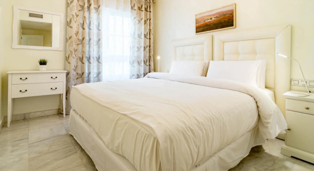 ADE10 - Casa Adelfas Ii by Roomservices, Забронировать Отель Марбелья Коста-дель-Соль, рядом с Playa de Cortijo Blanco