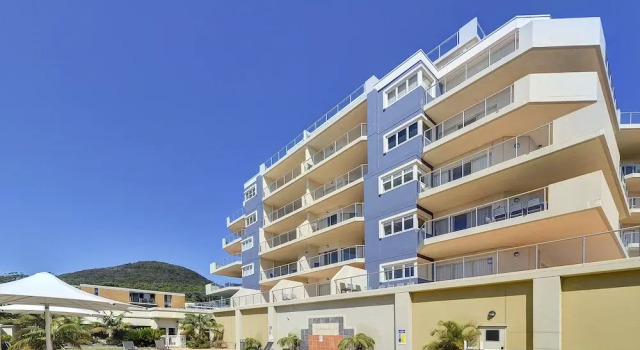 Shoal Bay Penthouse with Ocean Views and Resort Facilities
