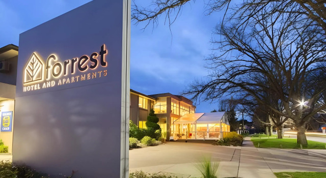 Forrest Hotel and Apartments