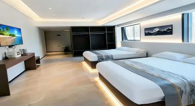 Семейный люкс Xining Haizhiyang Hotel (Beichuan Wanda Plaza)