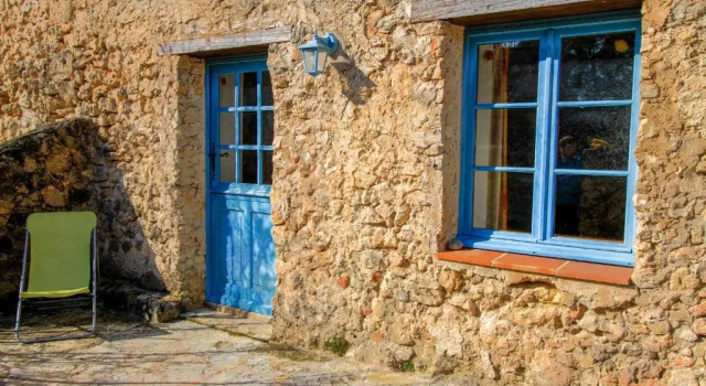 La Farigoule, Charming stone house with shared pool in Provence
