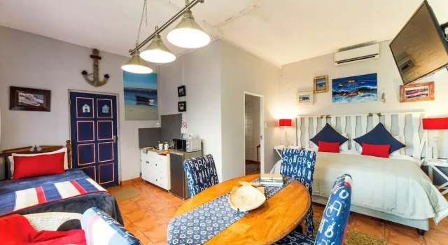 Трёхместный номер Comfort @Abelia Guest House