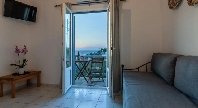Студия Superior Secret Garden Apartments