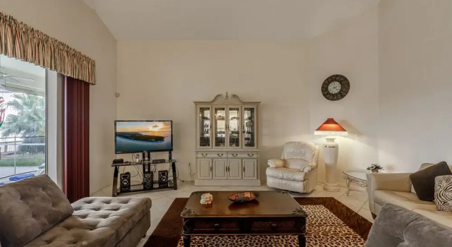 Villa Four Mile Cove - Roelens Vacations, Забронировать Вилла Отели Кейп-Корал 4 звезды, 4*