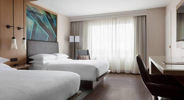 Des Moines Marriott Downtown, Забронировать Отель СПА-отели Де-Мойн, рядом с Мост достижений женщин в Айове, SPA-услуги