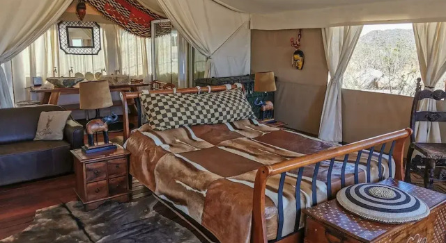 Ohorongo Tented Camp, Book Hotel Hoteller i Damaraland med parkering, Parkering