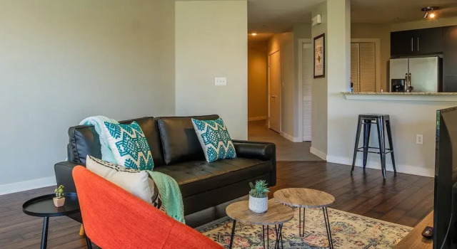 Reverchon Park Apartments by Frontdesk