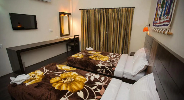 Chitwan Adventure Resort, Забронировать Курортный отель Отели Читван 3 звезды, 3*