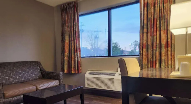 Двухместный люкс Econo Lodge Inn & Suites Warsaw