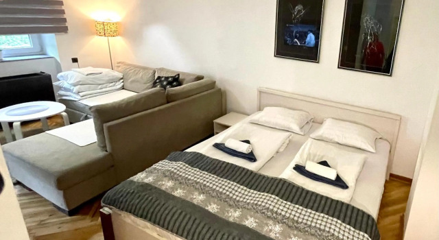 Apartment Saraj-Bosna, Забронировать Апартаменты/квартира Отели Сараево с парковкой, рядом с Улица Башчаршия, Парковка