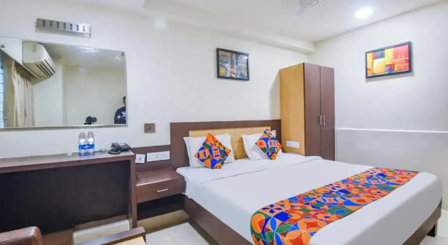 Люкс Hotel Leela Grand Inn