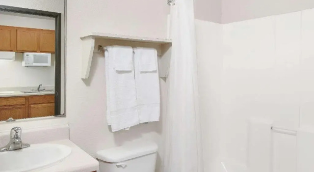 Четырёхместный номер Standard WoodSpring Suites Fort Worth Forest Hill