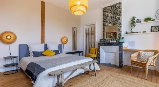 La Burie, Rezerwuj Bed and Breakfast Hotele w Charente-Maritime z parkingiem, Parking