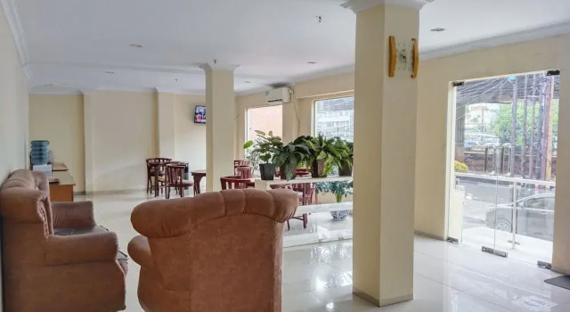 Metro Hotel Bekasi by Cocotel