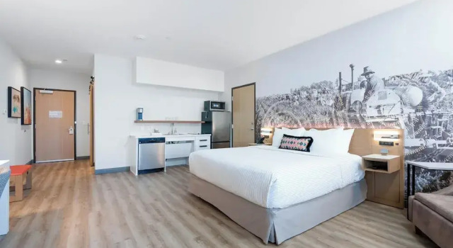 Люкс Cambria Hotel El Centro - Imperial