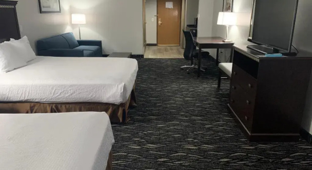 Четырёхместный номер Standard Best Western Plus Lake Worth Inn & Suites