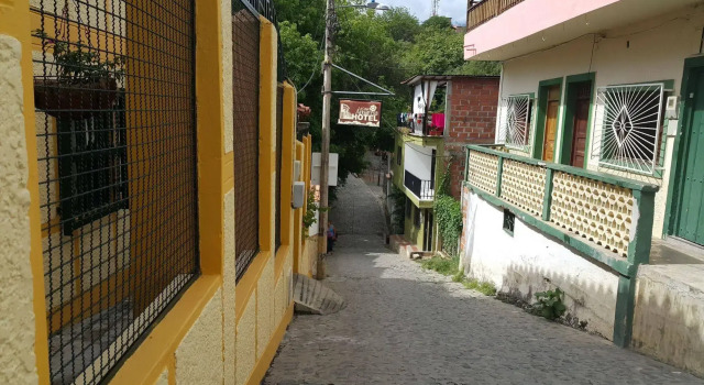Hotel La Casa Amarela, Book Hotel Hotels in Antioquia with Breakfast, Breakfasts