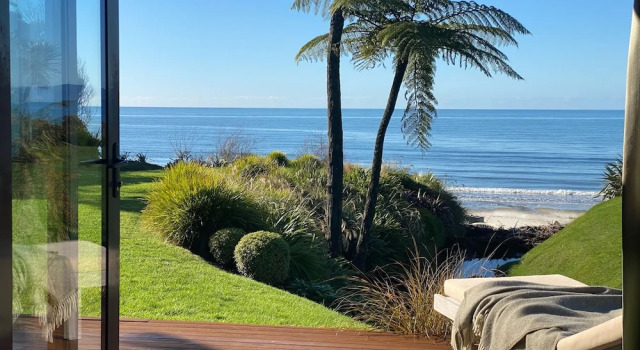 Вилла Premium Adrift In Golden Bay- Absolute Beachfront Villas