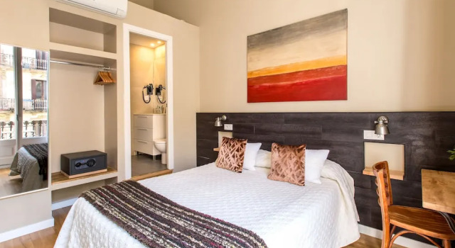 Трёхместный номер Standard с балконом El Born Guest House by Casa Consell