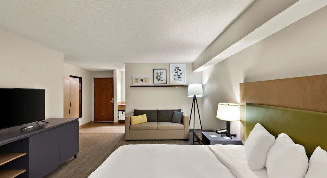 Двухместный номер Standard с балконом Country Inn & Suites by Radisson, Jonesborough-Johnson City West, TN