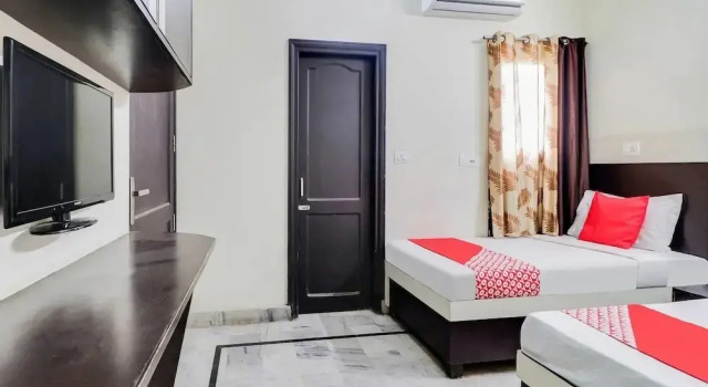 Royal Guest House by OYO Rooms, Rezerwuj Pensjonat Fatehgarh Sahib Punjab