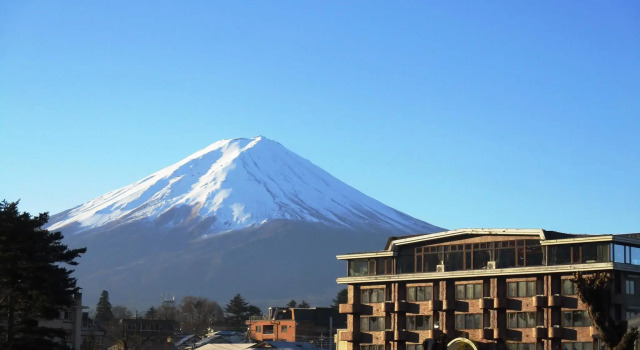Кровать в общем номере Shiki-no-Yado Fujisan