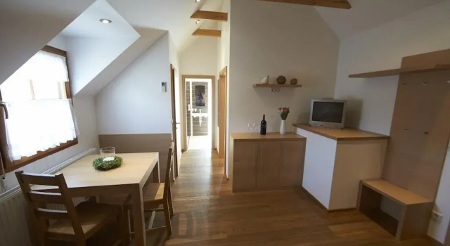 Winzerhof Kiss, Book Hotel Neusiedl am See 