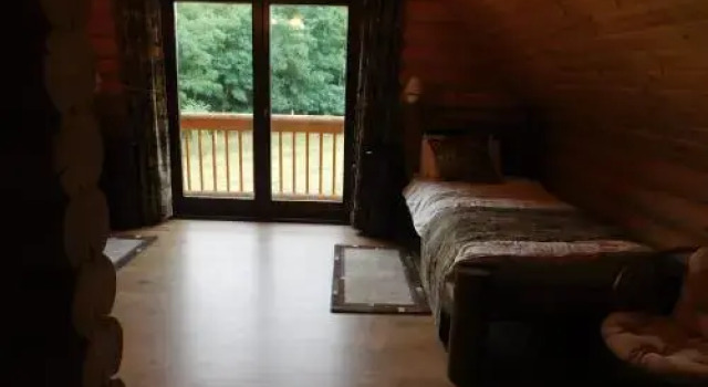 Holden Log House Gyarmat