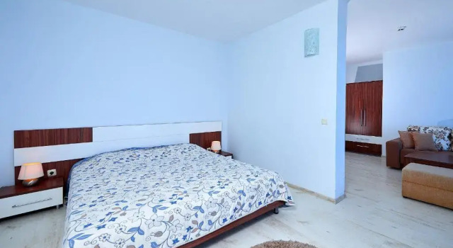 Полулюкс Hotel Regata