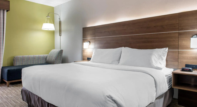 Двухместный номер Standard Holiday Inn Express & Suites Harrison by IHG