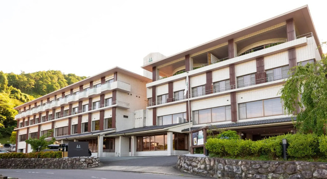 Urari Takeo Garden Terrace Spa Resorts, Book Resort Takeo Saga