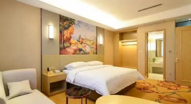 Двухместный люкс Business Vienna International Hotel (Wuhan Guanggu Zanglong Island)