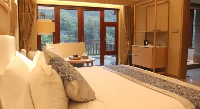 Narada Resort & Spa Cifu Lake Guangxi, Varaa Lomakeskus Hotellit Bama aamiaisella, Aamiainen