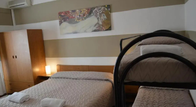 Четырёхместный номер Standard Hotel Nice