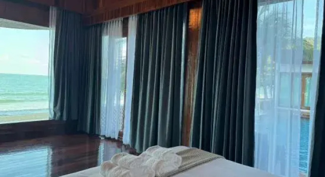 Четырёхместный семейный люкс Hotel Villa AoKhanom Beachfront