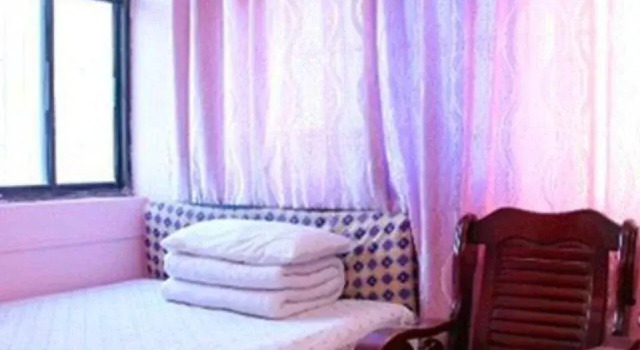 Chongqing Leyi Inn, Book Hotel Hoteller i Yichang med parkering, Parkering