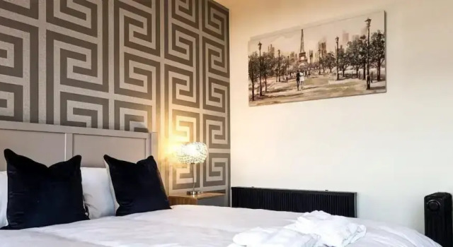 Апартаменты Luxury Spacious City Centre Apartment Amazing View