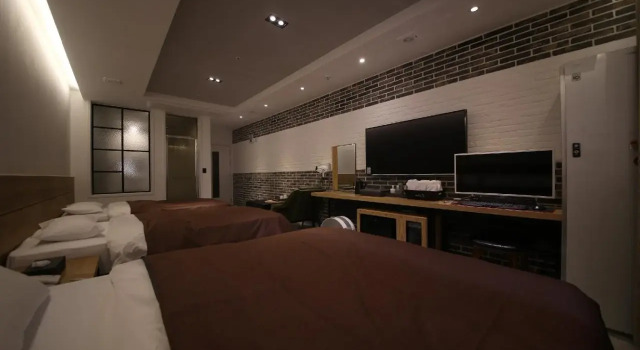 Hotel Moon Cheonan ShinBuldang, Buchen Sie Hotel Cheonan Chungcheongnam-Do