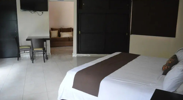 Полулюкс Hotel Jardin Real