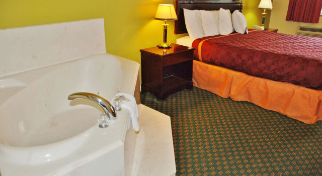 Двухместный люкс Americas Best Value Inn & Suites Hempstead Prairie View