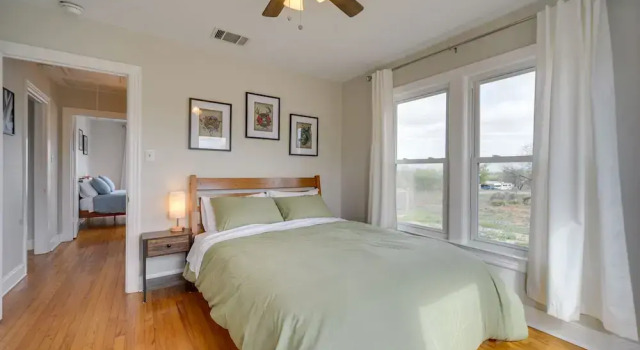 Pet-Friendly Texas Retreat with Deck and Gas Grill, Buchen Sie Ferienhaus Llano Texas Hill Country