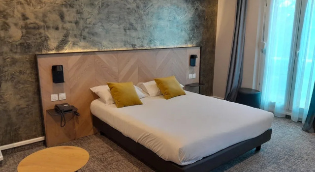 Номер Standard Brit Hotel Le Royal - Troyes
