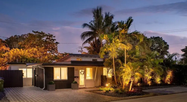 Коттедж Walk to Wilton Drive - Spacious & Quiet Villa #1
