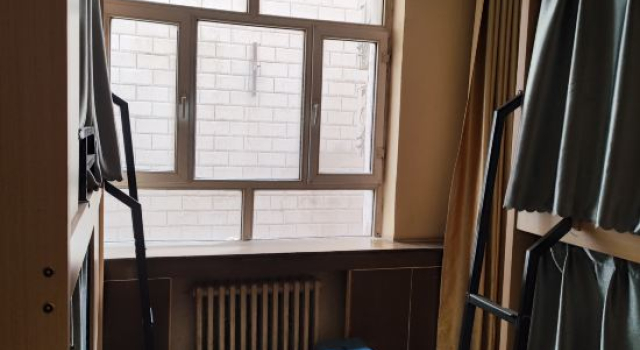 Кровать в общем номере (женский номер) Hotan Yujian Ni Hostel (Tuancheng Scenic Area)