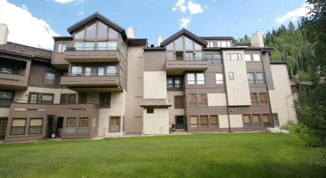 Northwoods Luxury Condo Close to Chairlift by RedAwning, Забронировать Апартаменты/квартира Отели Вейл с бассейном, Бассейн