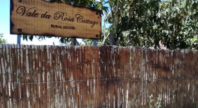 Коттедж с 3 комнатами Vale da Rosa Cottage