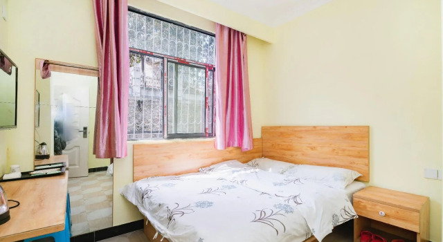 A family hotel, Varaa Hotelli Hongshan District 
