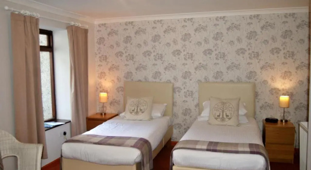 Двухместный номер Standard Цокольный этаж Kingswood Hotel